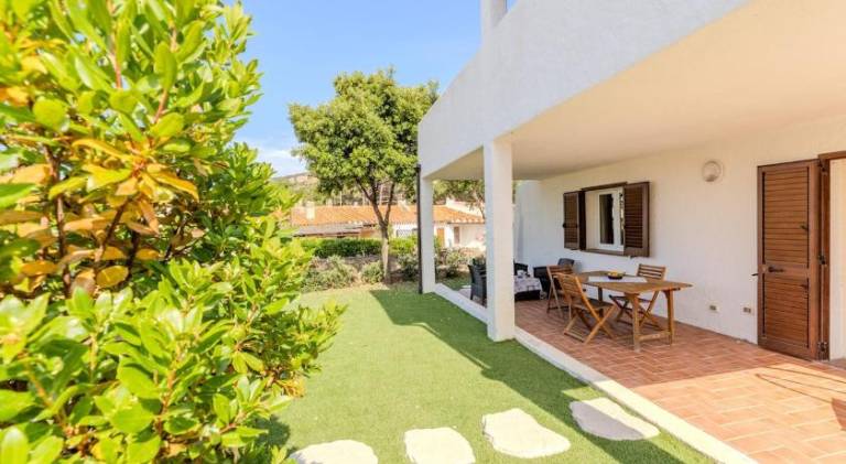 Pleasant rental apartment | Next to the beach | Pet-friendly in Baja Sardinia