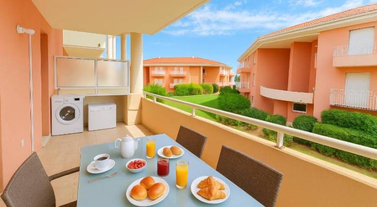 Nice apartment with pool | Close to the beach | Pet-friendly in Valbonne