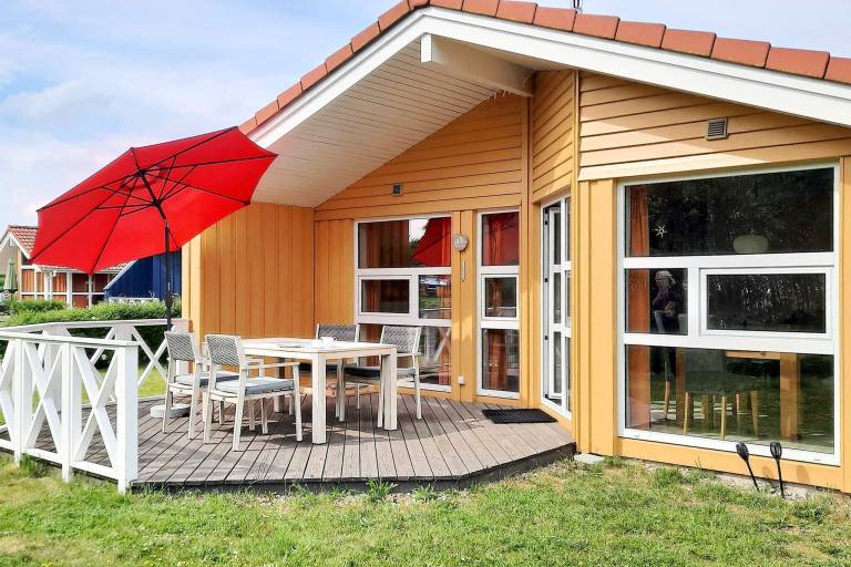 Vacation home with terrace, sauna & garden — photo 2