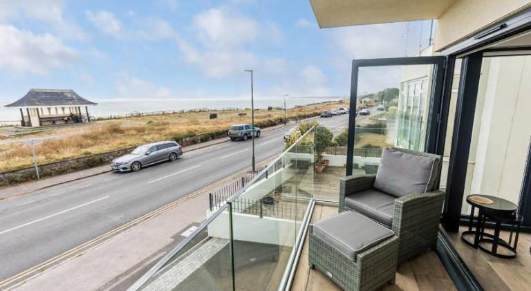 Holiday apartment | Next to the beach | Pets allowed in Christchurch