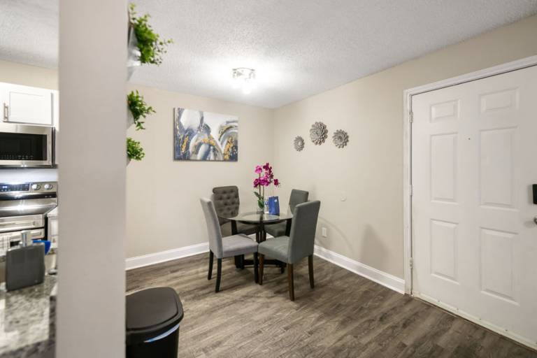 I014 –World Cup Stay - 18 min to AT&T - Sleeps 4 - Free Parking — photo 4