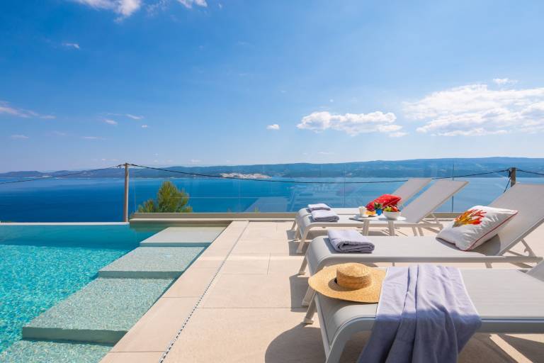 Villa with barbeque, private pool & hot tub | Sea view — photo 4