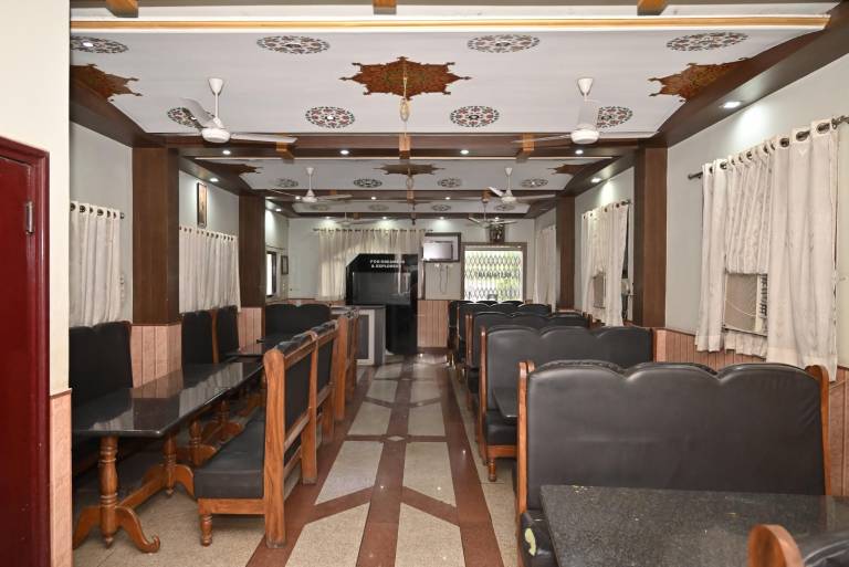 HOTEL BABU PALACE — photo 4