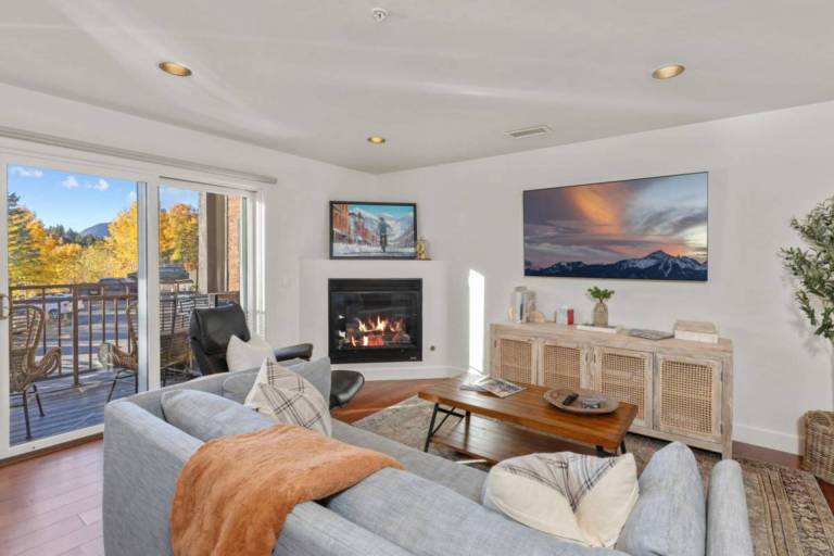 Children-friendly condo | Mountain view | Ski nearby | Dogs allowed — photo 2