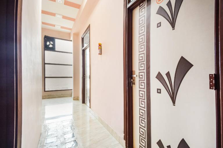 Hotel O Noor Palace in Srinagar