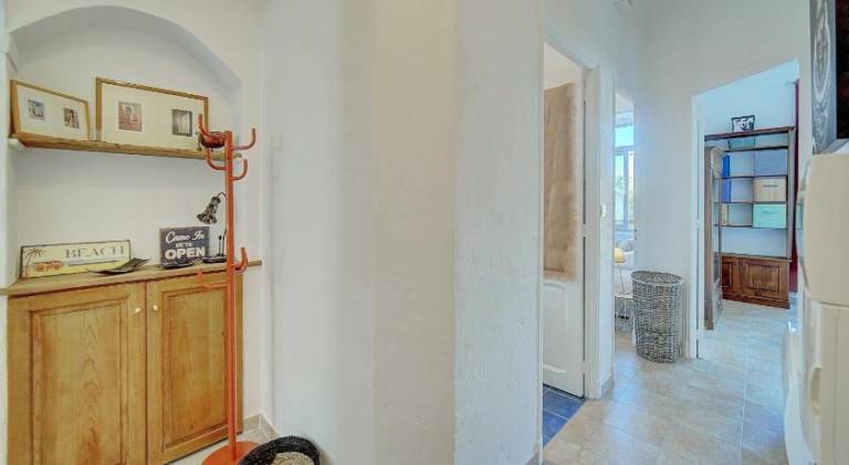 Rental apartment with terrace — photo 3