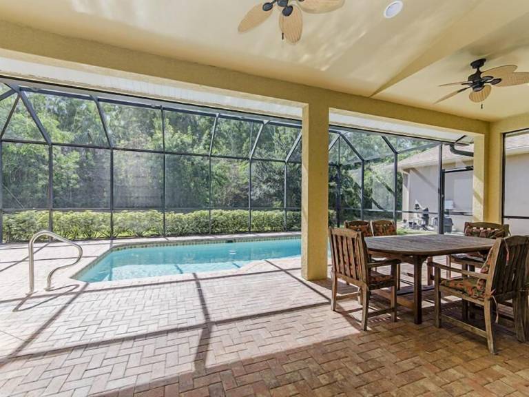 North Naples Vacation Rentals & Apartments from 95 HomeToGo