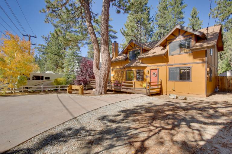‘Dancing Bear Lodge’  1 Mi to Big Bear Lake! — photo 3