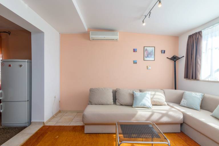 Rental apartment with patio & grill | Garden view — photo 5
