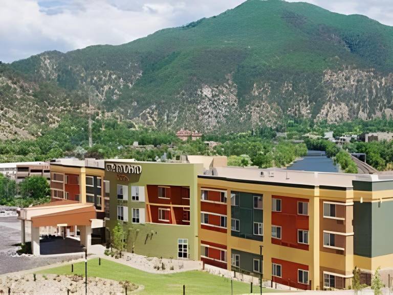 Courtyard by Marriott Glenwood Springs in Glenwood Springs, CO