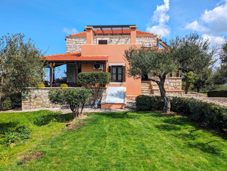 House Archanes
