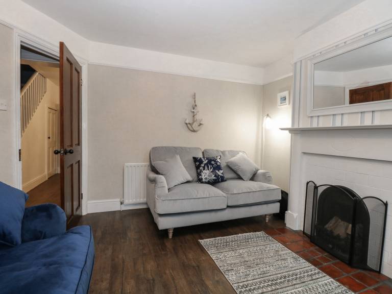Family-oriented cottage with yard | Beach view | Beach nearby | Pet-friendly — photo 4