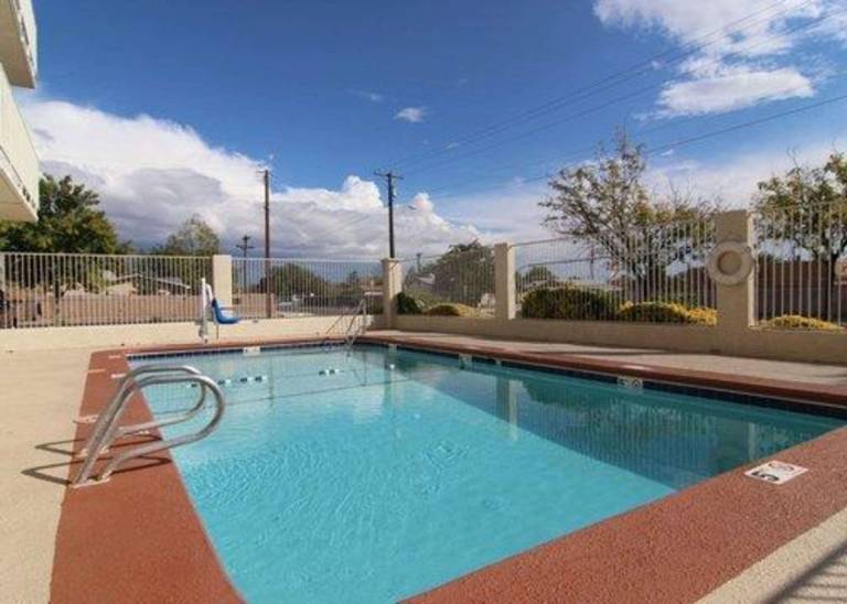 Rodeway Inn Albuquerque West — photo 2