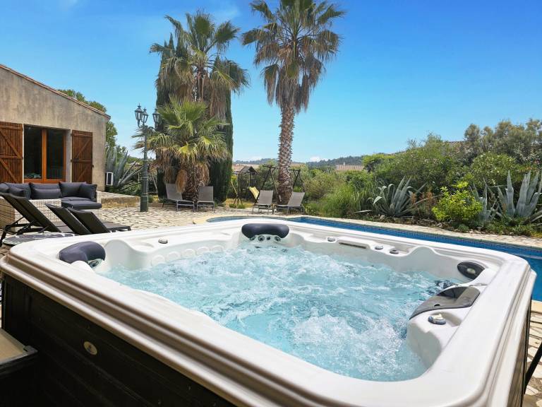 Spacious villa with a private pool and hot tub — photo 2