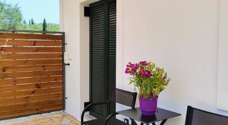 Vacation home with garden, barbeque & patio — photo 4