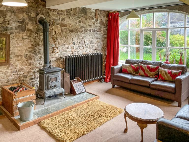Family-oriented lovely cottage with yard | River view | Dogs allowed — photo 3