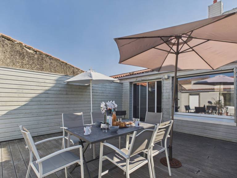 Vacation home with yard, terrace & barbeque in Les Sables-d'Olonne
