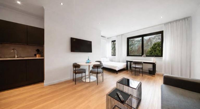 Serviced apartment with yard, sauna & patio | Close to Römer — photo 2