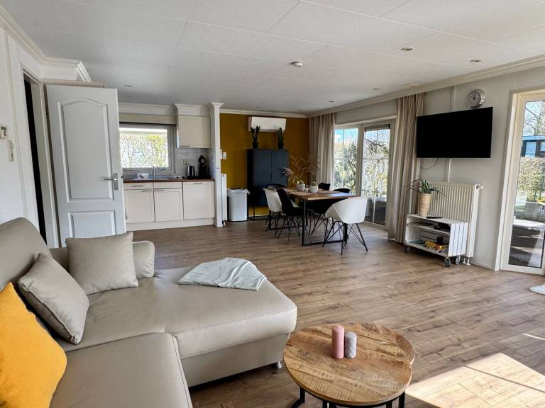 Chalet Huis Zeemeeuw in Breskens nah am Strand mit Klimaanlage und Zaun — photo 4