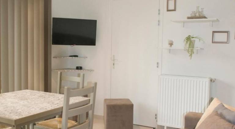 Holiday apartment with terrace & barbeque — photo 3