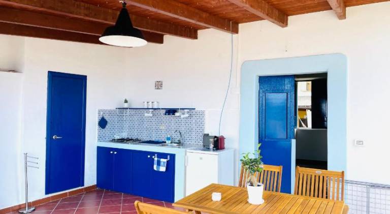 Apartment with BBQ, patio & yard | Beach nearby | Pets are welcome — photo 5