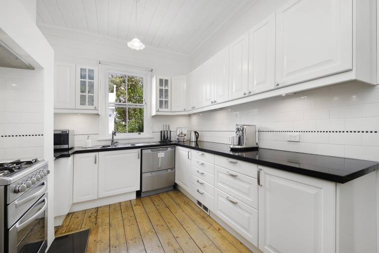 House  Leura