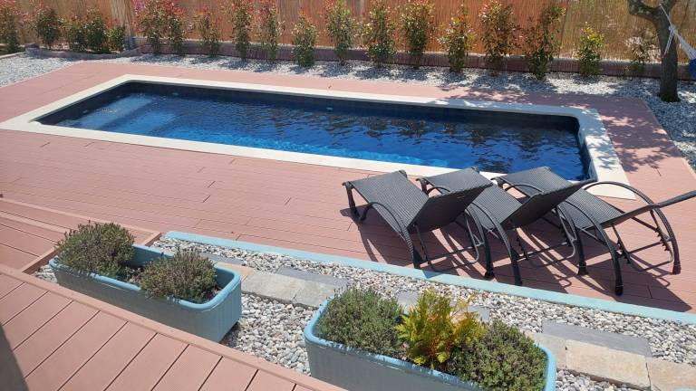 Villa with sauna, yard & private pool | Pool view — photo 3