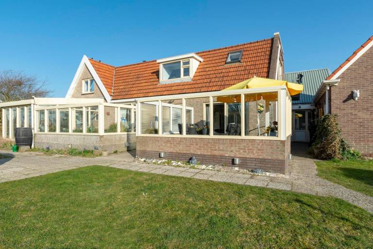 Bungalow with patio & yard | Pet-friendly in Callantsoog