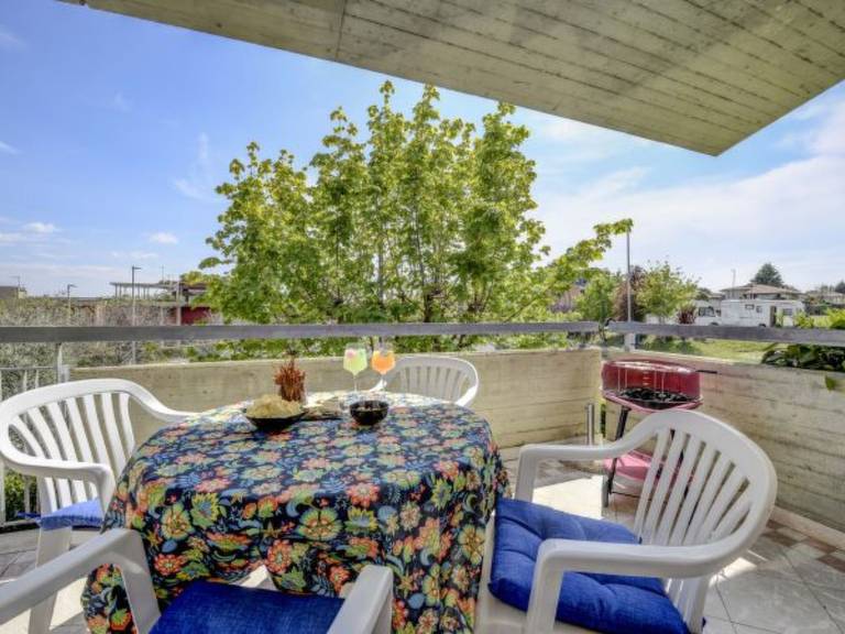 Holiday apartment with patio | Next to the beach | Pets allowed — photo 2