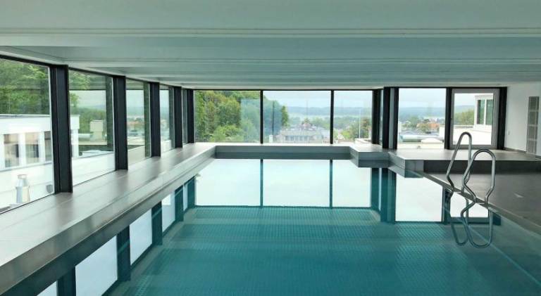 Villa with pool — photo 4