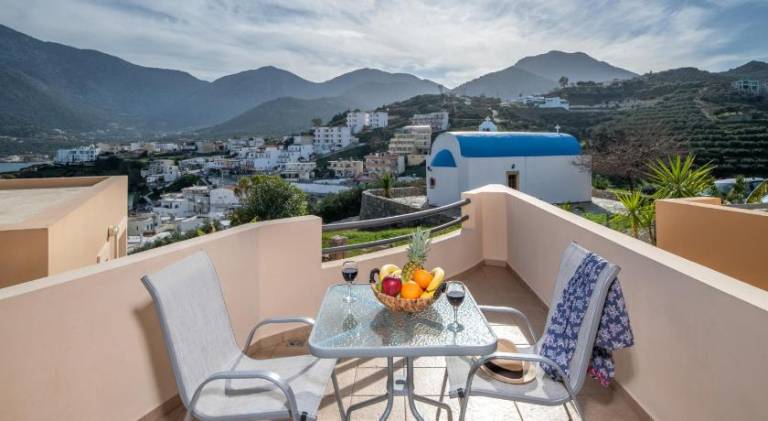 Apartment with terrace in Mylopotamos