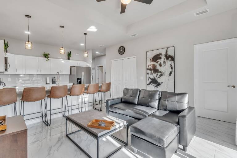 Family-friendly pleasant apartment with terrace | Pets allowed in Leh