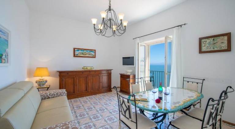 House with 2 rooms for 5 persons in Amalfi