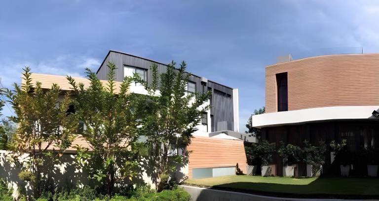 2000 m² Villa