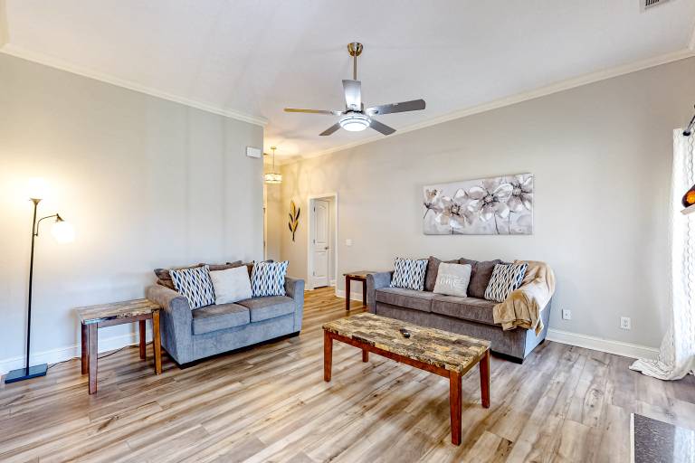 Dog-Friendly Home w/ Large Yard in Pooler — photo 4