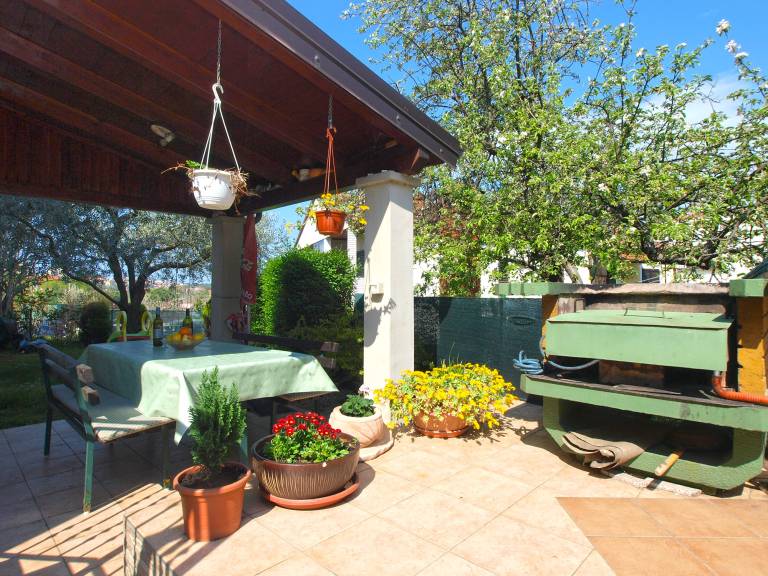 Rental apartment with barbecue & patio — photo 5