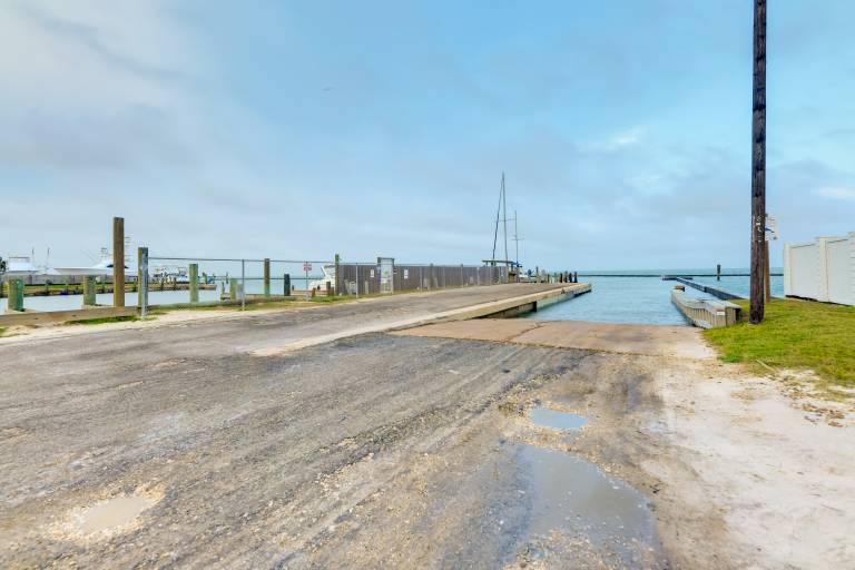 2 Blocks to Bay: ‘Misty Harbor’ Rockport Home — photo 3