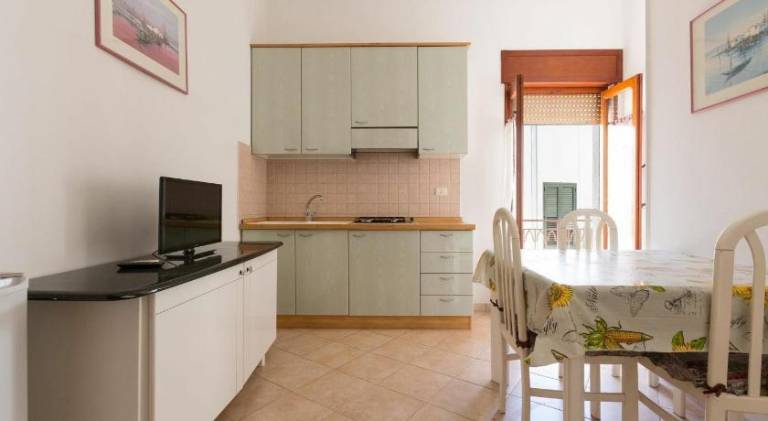 House with 2 rooms for 4 persons — photo 3