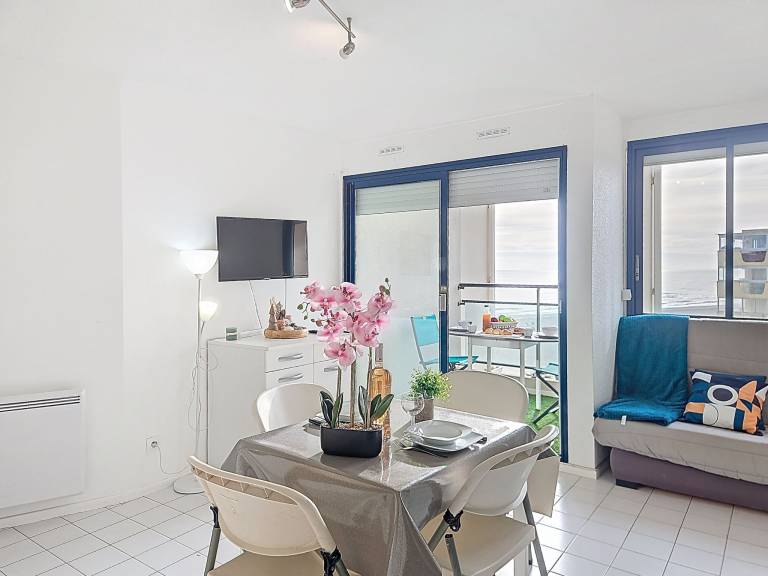 Apartment | Sea view — photo 2