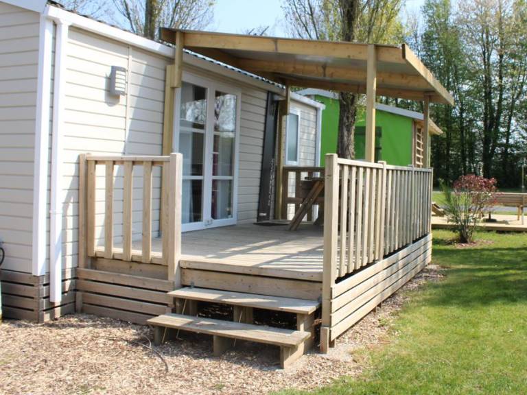 Mobile home with grill, heated pool & terrace — photo 4