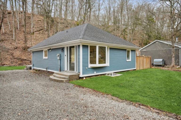 Cottage Burlington