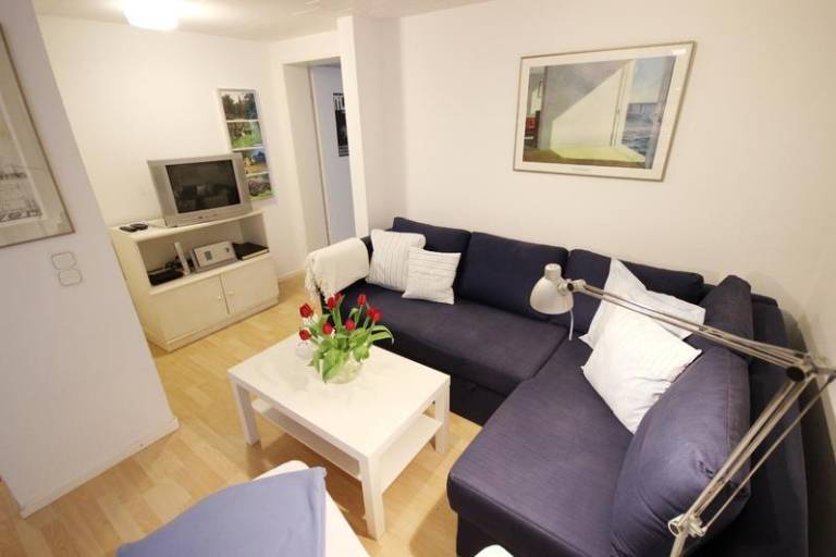 Apartment with patio, barbeque & garden — photo 5