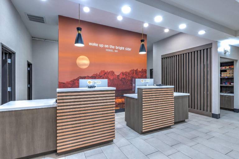 La Quinta Inn & Suites by Wyndham Hobbs — photo 2