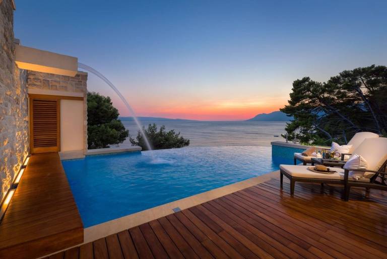 Luxury Beachfront Villa Brela Pride with Pool, Gym in Brela