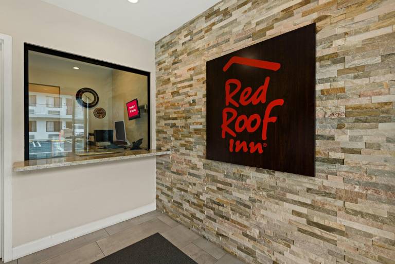 Red Roof Inn Carson - Wilmington, CA — photo 3