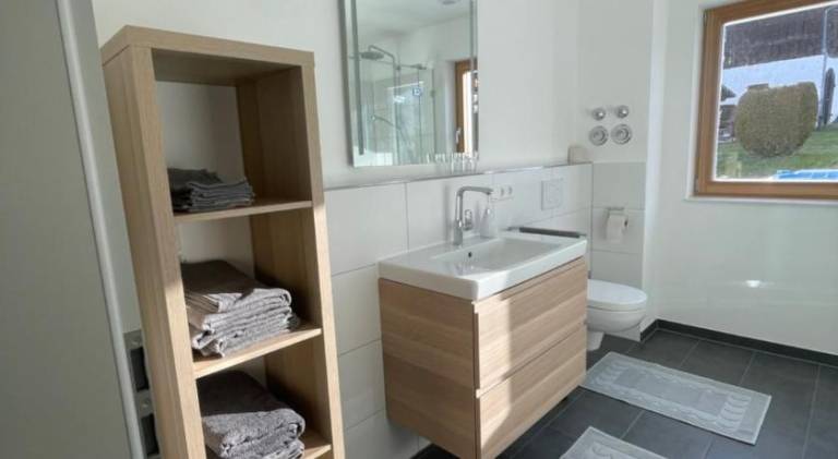 Holiday apartment with yard & patio | Suitable for remote work | Pets allowed — photo 2