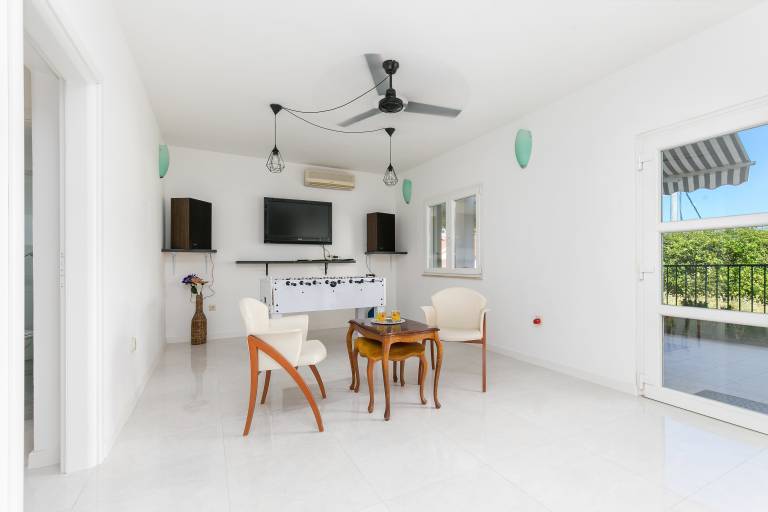 Vacation home with barbeque & patio | Sea view — photo 2