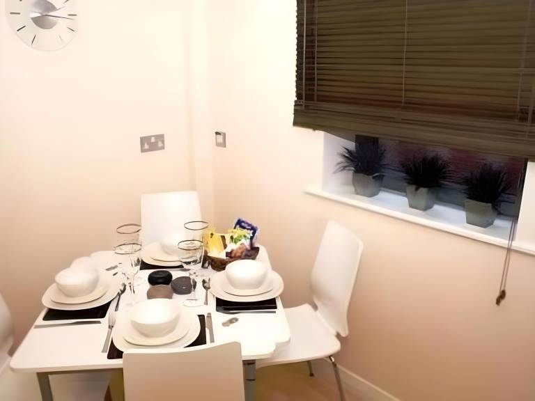 Serviced apartment with terrace | Next to Manchester Town Hall | Pet-friendly — photo 4