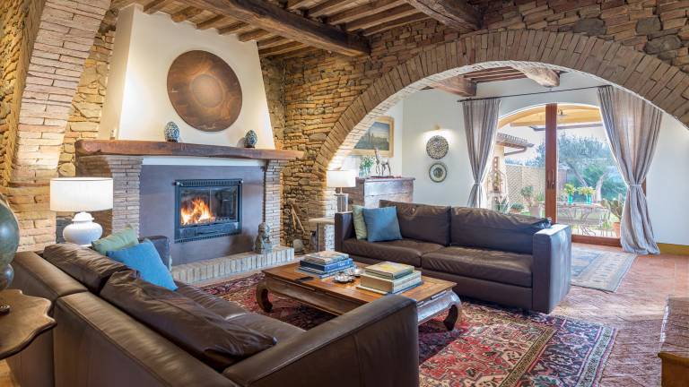 Villa with BBQ, yard & private pool | Pool view — photo 4