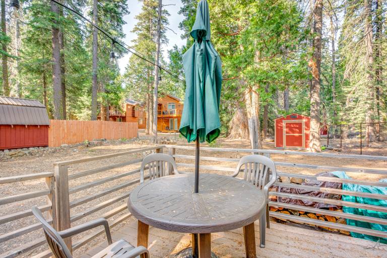1 Mi to Lake Tahoe: Rustic Cabin w/ Boat Dock — photo 2